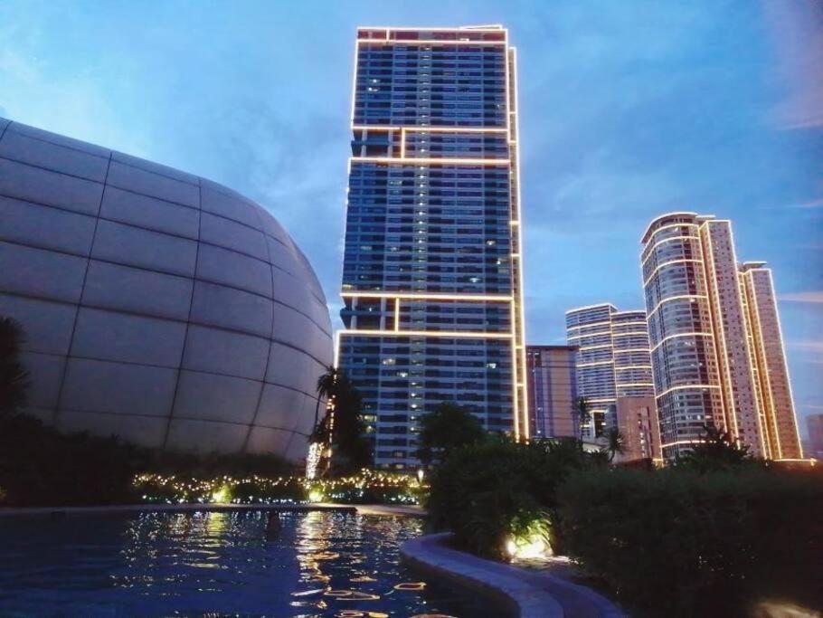 Aveline Suites Elite Rockwell View Acqua Private Residences Near Rockwell Makati Manila Exterior foto