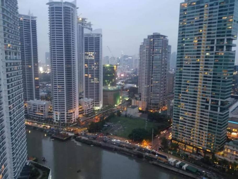 Aveline Suites Elite Rockwell View Acqua Private Residences Near Rockwell Makati Manila Exterior foto